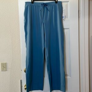 Lululemon women’s Straight leg pant